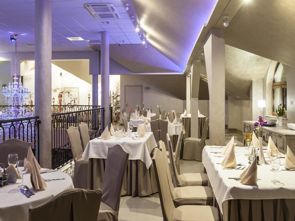 Hotel Sevilla Rawa Mazowiecka Esterno foto