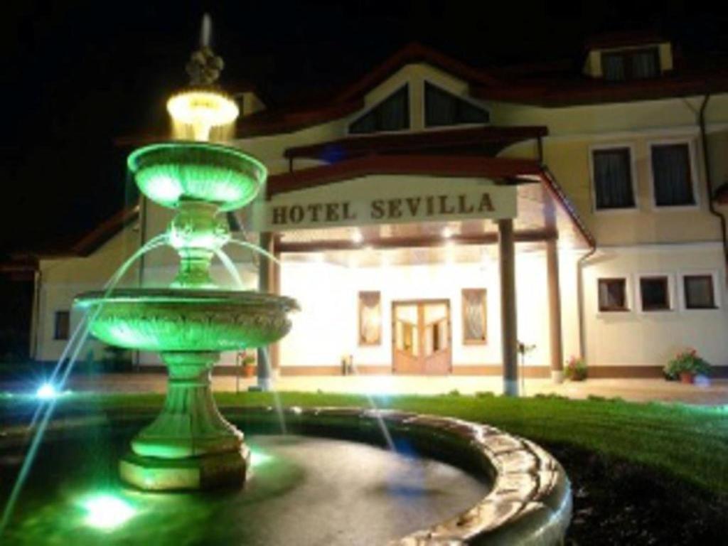 Hotel Sevilla Rawa Mazowiecka Esterno foto