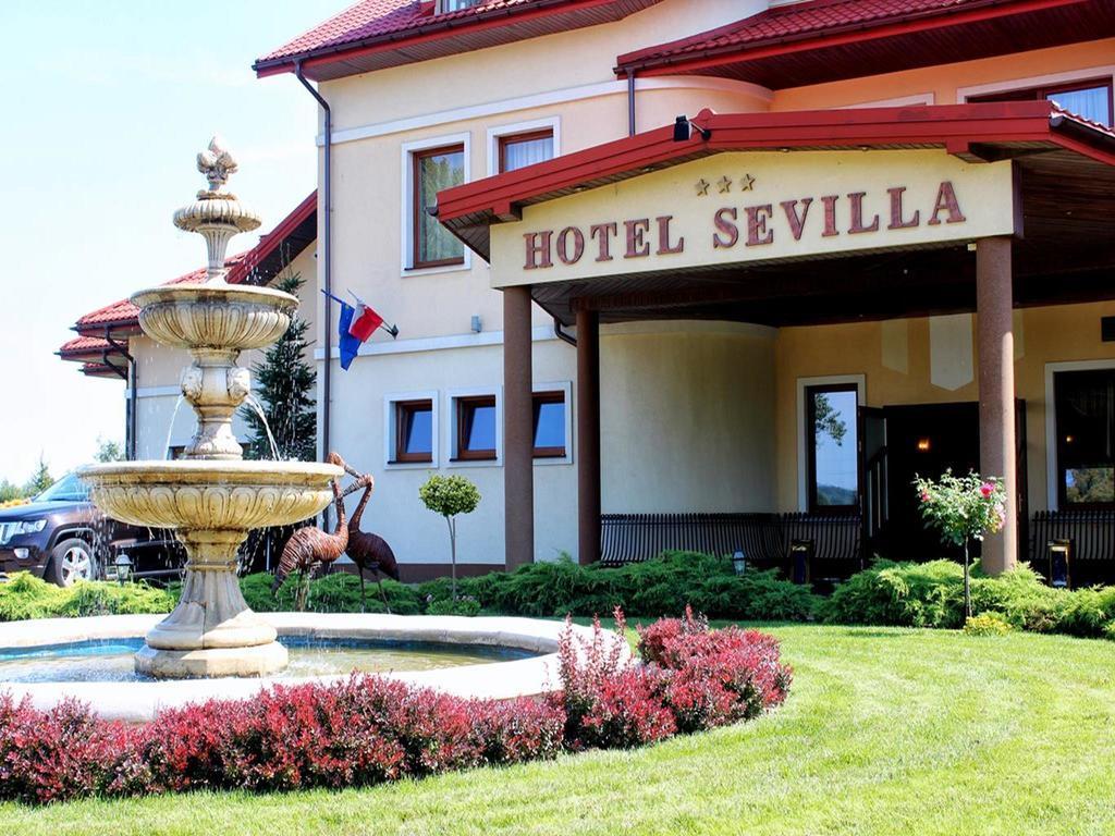 Hotel Sevilla Rawa Mazowiecka Esterno foto